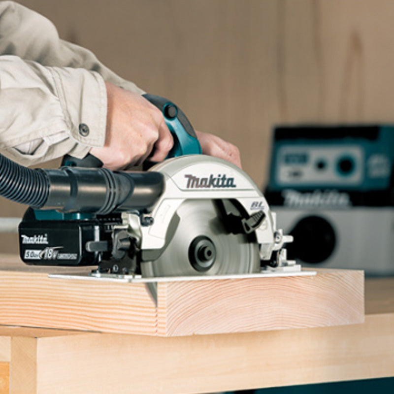 Scie circulaire Brushless Ø 165 mm 2x5Ah 18V LXT ® MAKITA DHS660RTJ en coffret